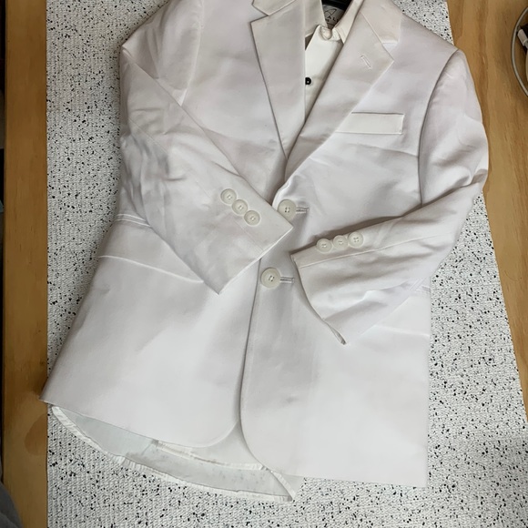 NWOT Andrew Marc New York White Suit with Tuxedo Shirt and Bow Tie - Picture 2 of 12